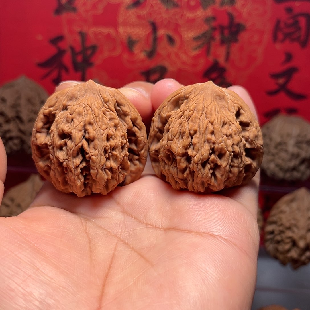 文玩核桃吊坠4.0尺麦穗虎头