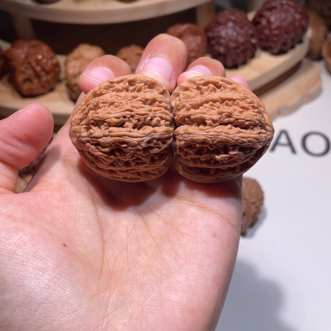 文玩核桃吊坠35 34 三角密纹 3947