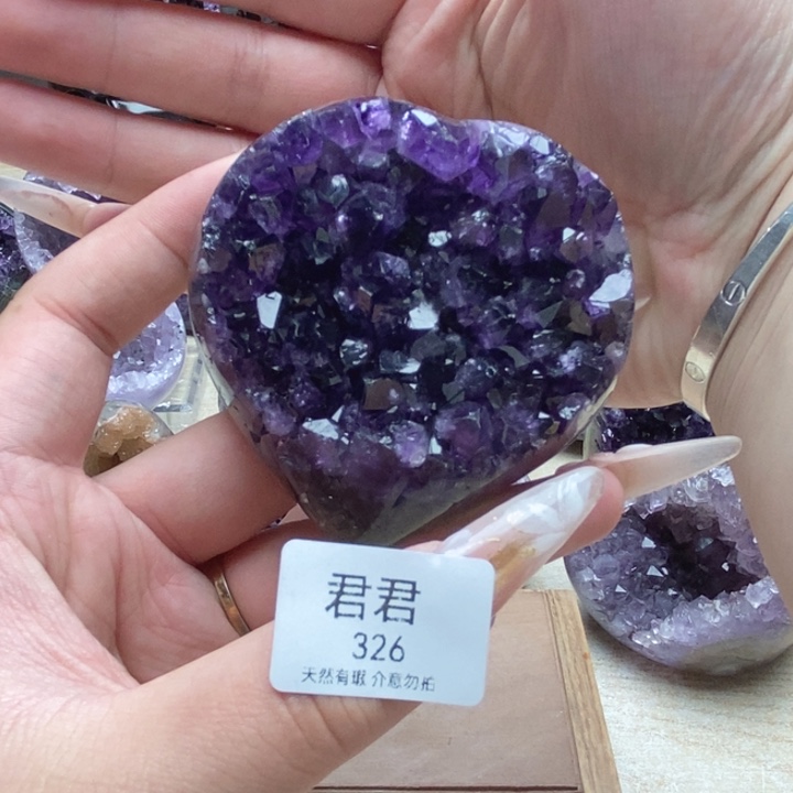 紫晶未镶嵌大型摆件（非配饰）