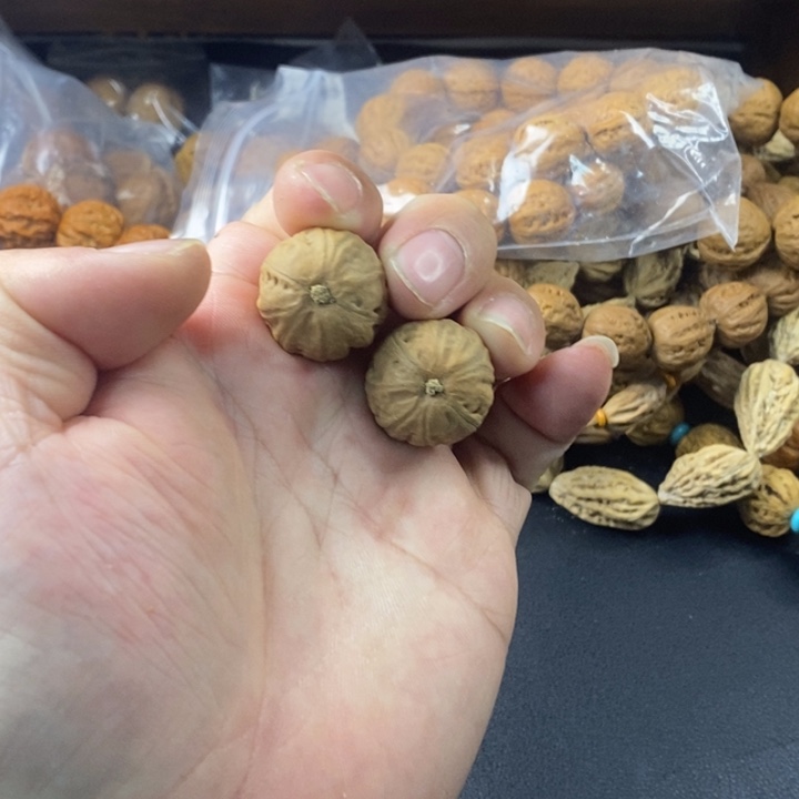 精品小秋子小手捻 