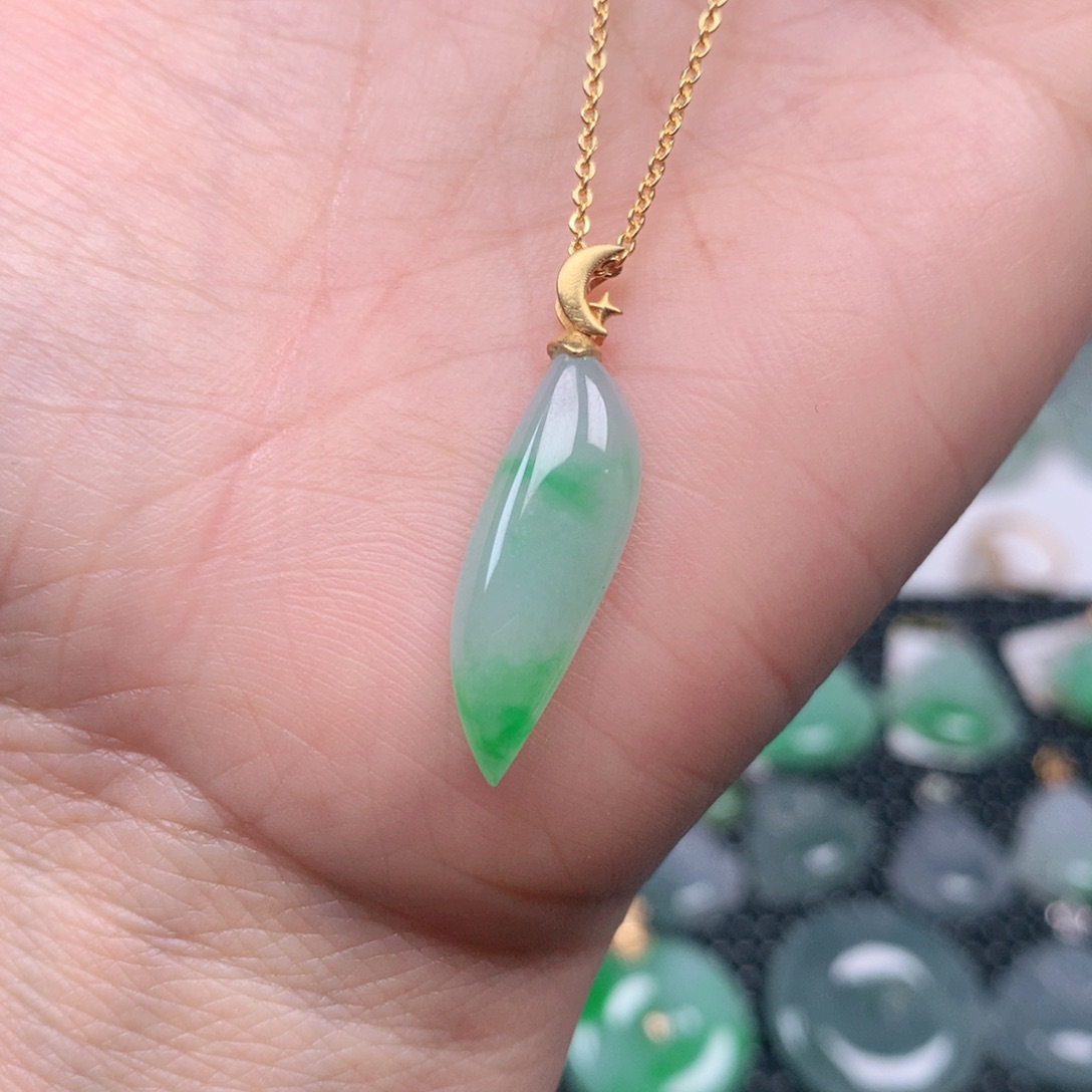 【闪购商品】翡翠吊坠(不含链)18K金镶嵌