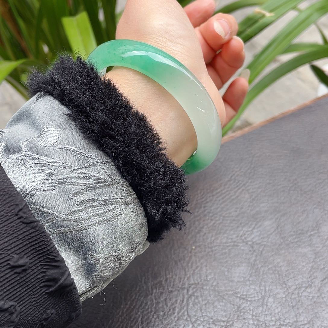 石英质玉手镯未镶嵌61