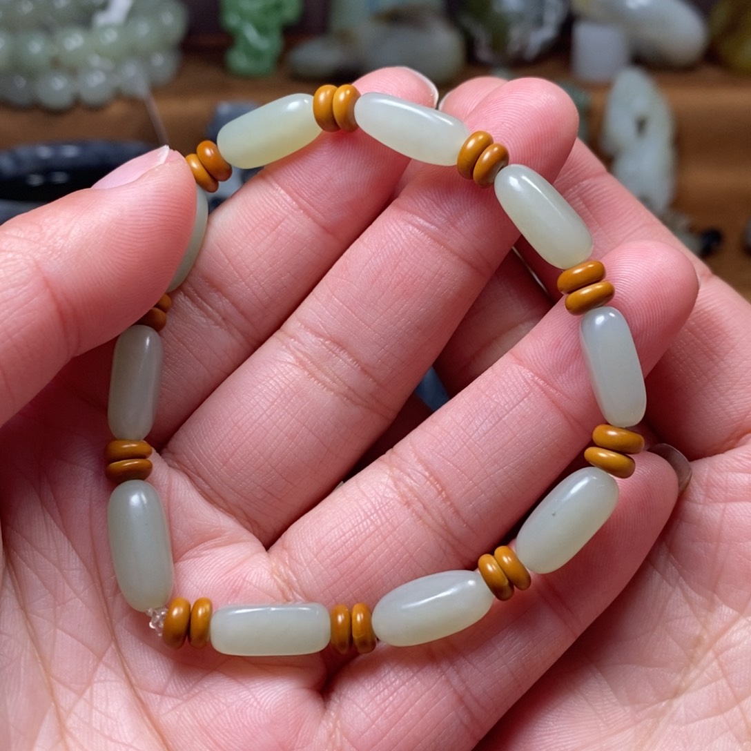 和田玉未镶嵌颈饰2