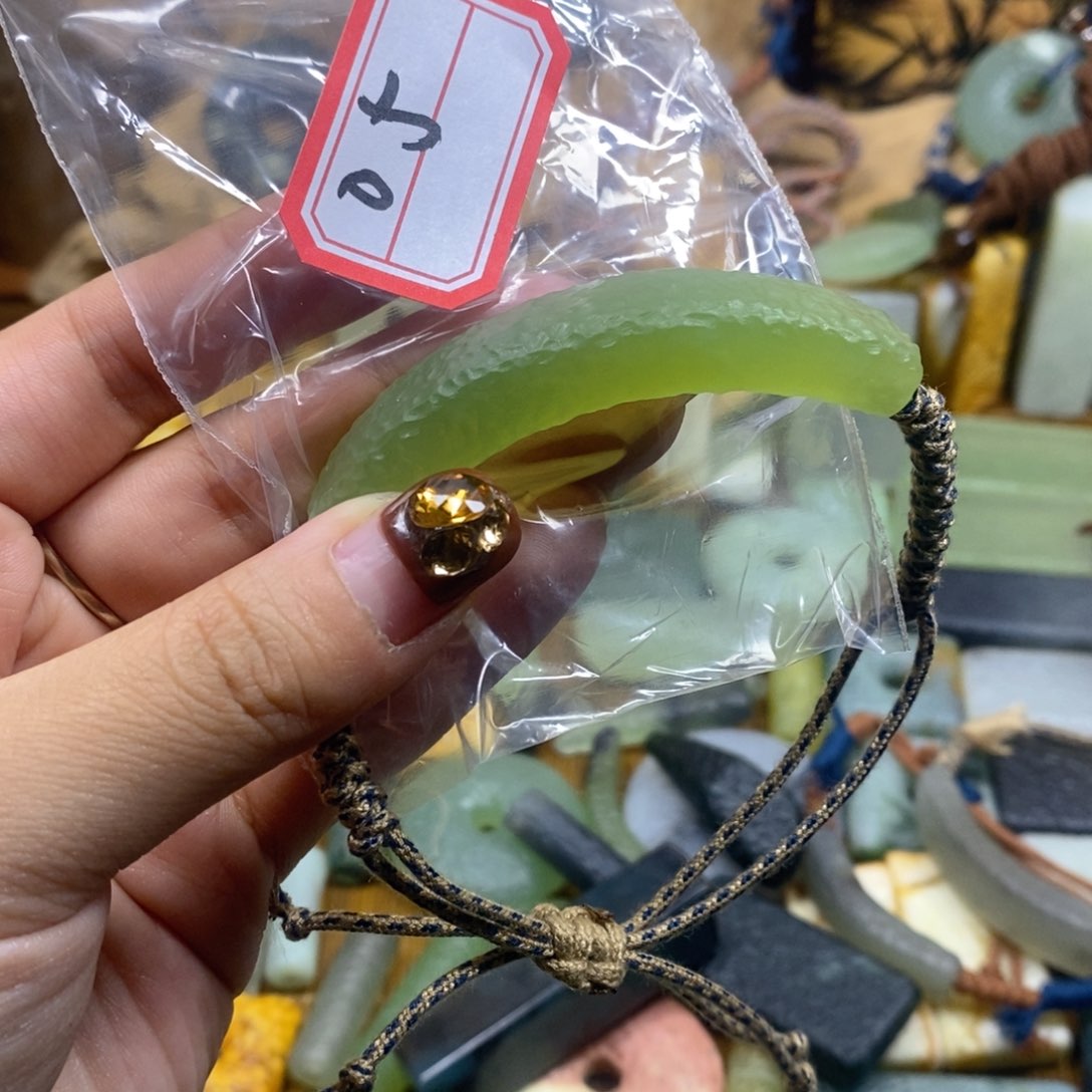 蛇纹石玉挂件未镶嵌小*