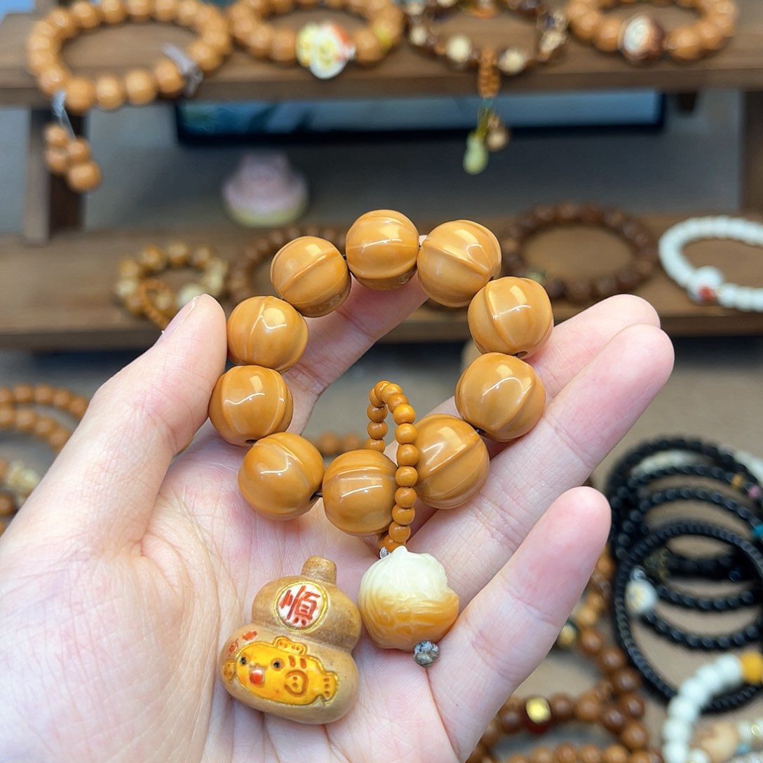 猴头核桃手串周**?搭配葫芦