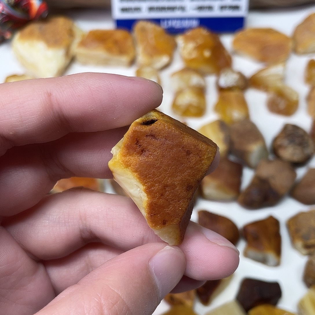 定制琥珀未镶嵌原矿琥珀