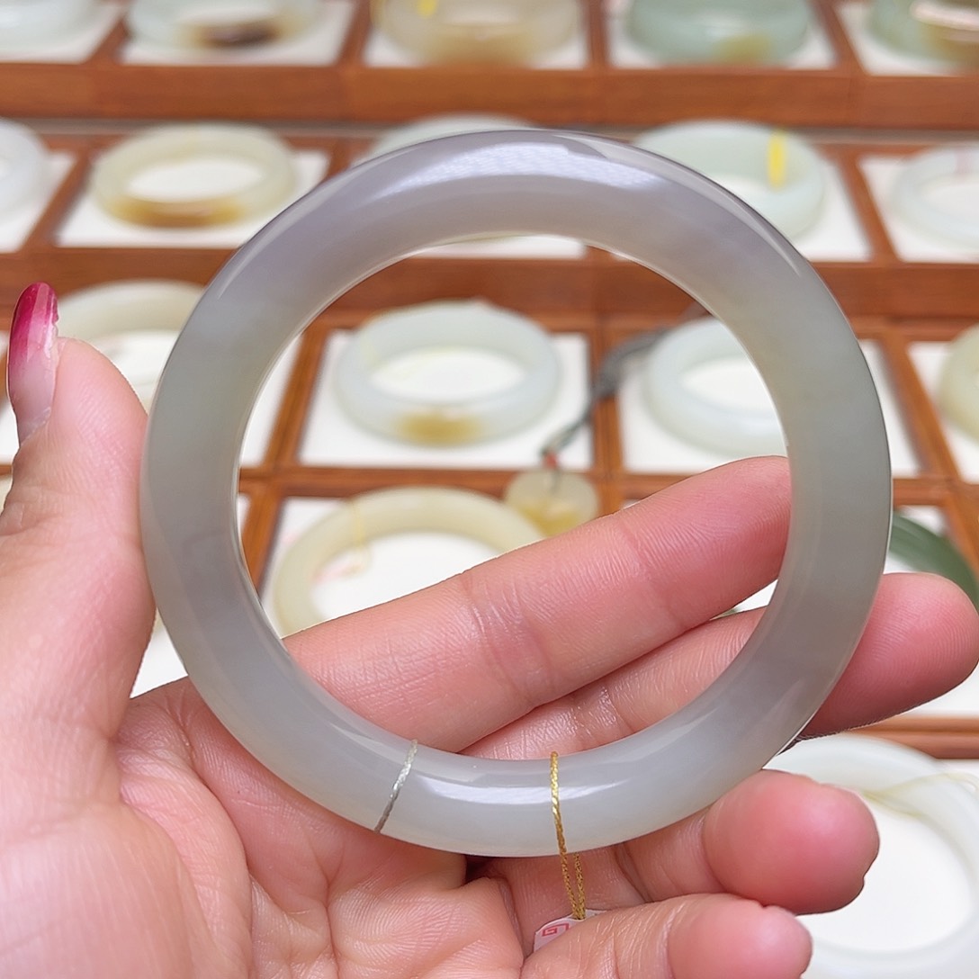 和田玉手镯未镶嵌58.8