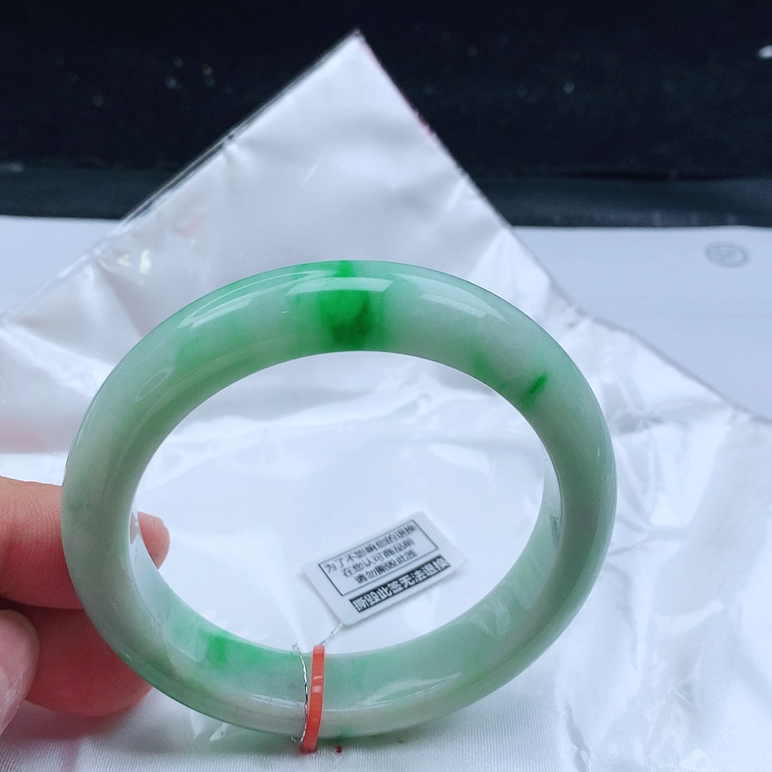 翡翠手镯未镶嵌天然翡翠手镯