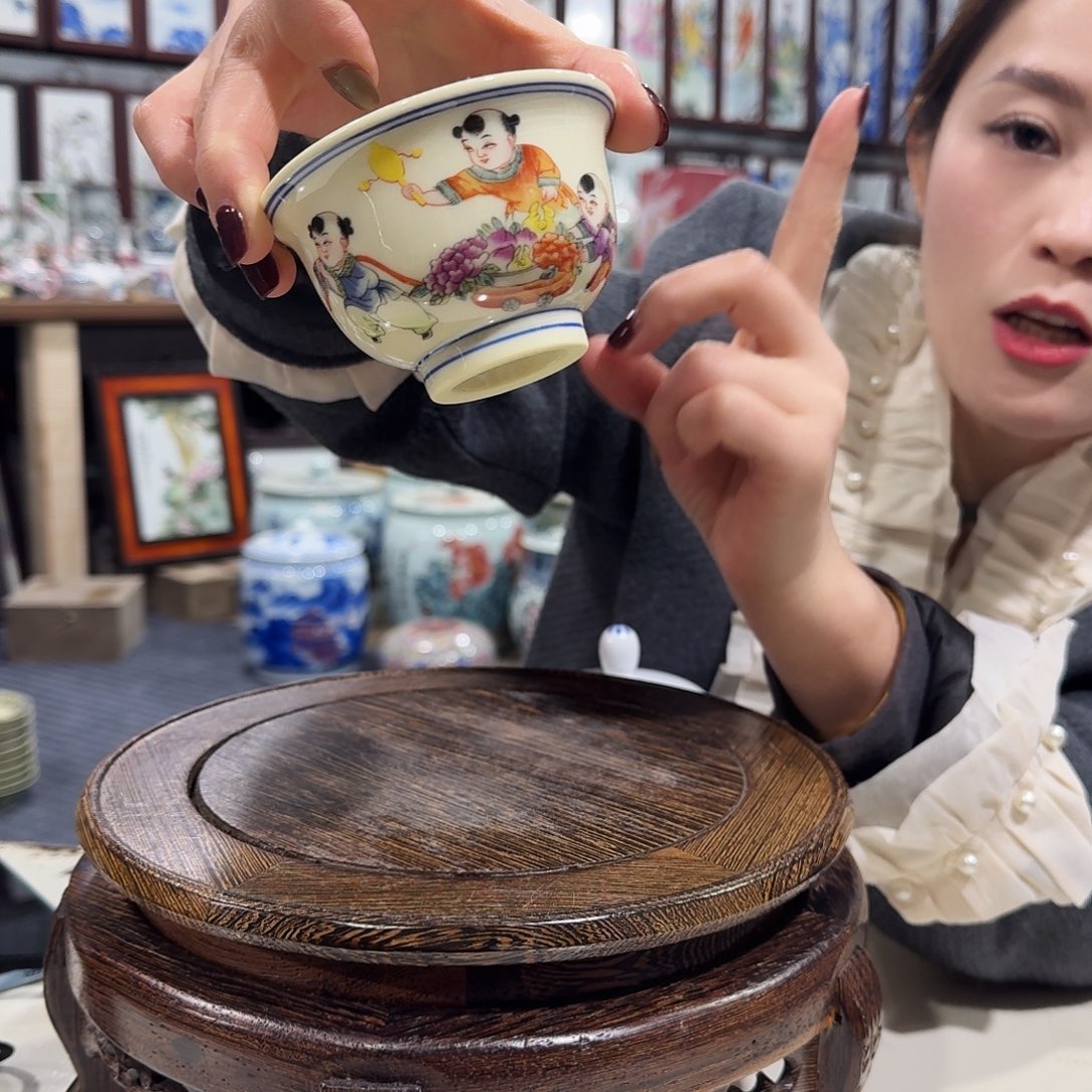 摆件瓷/////景德镇陶瓷瓷器。