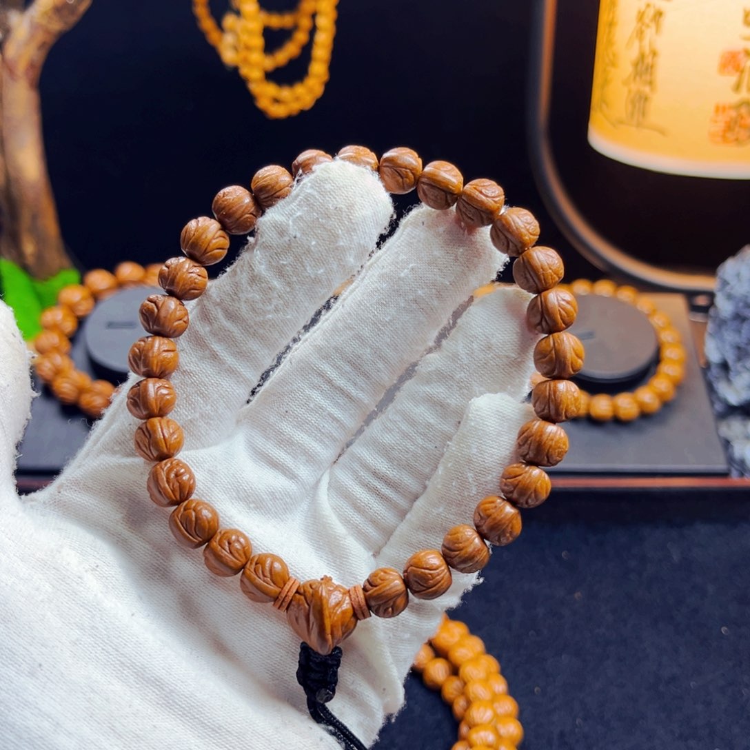 L***。吊坠桃核野生桃核