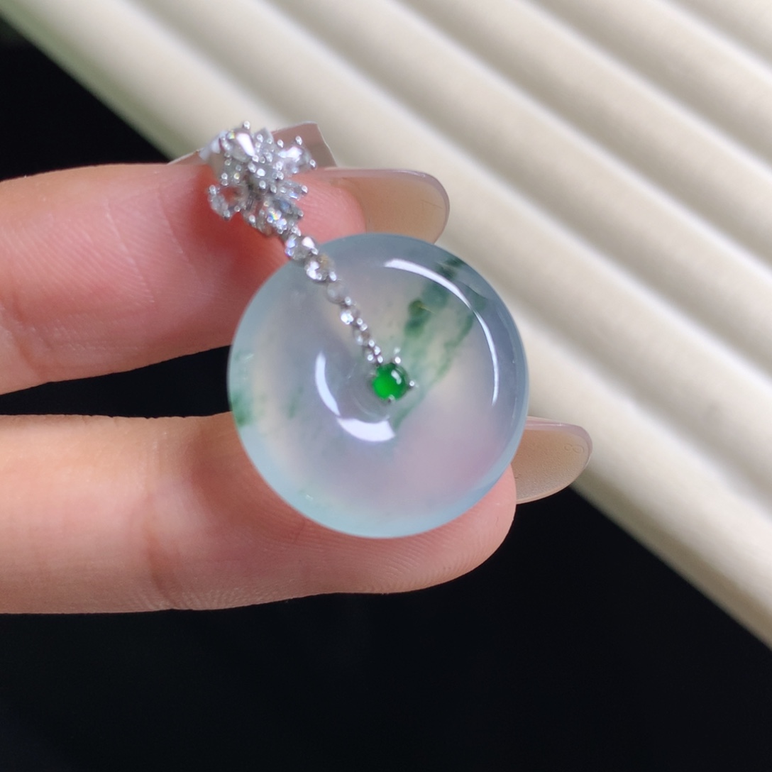 翡翠颈饰18K金镶嵌扣子