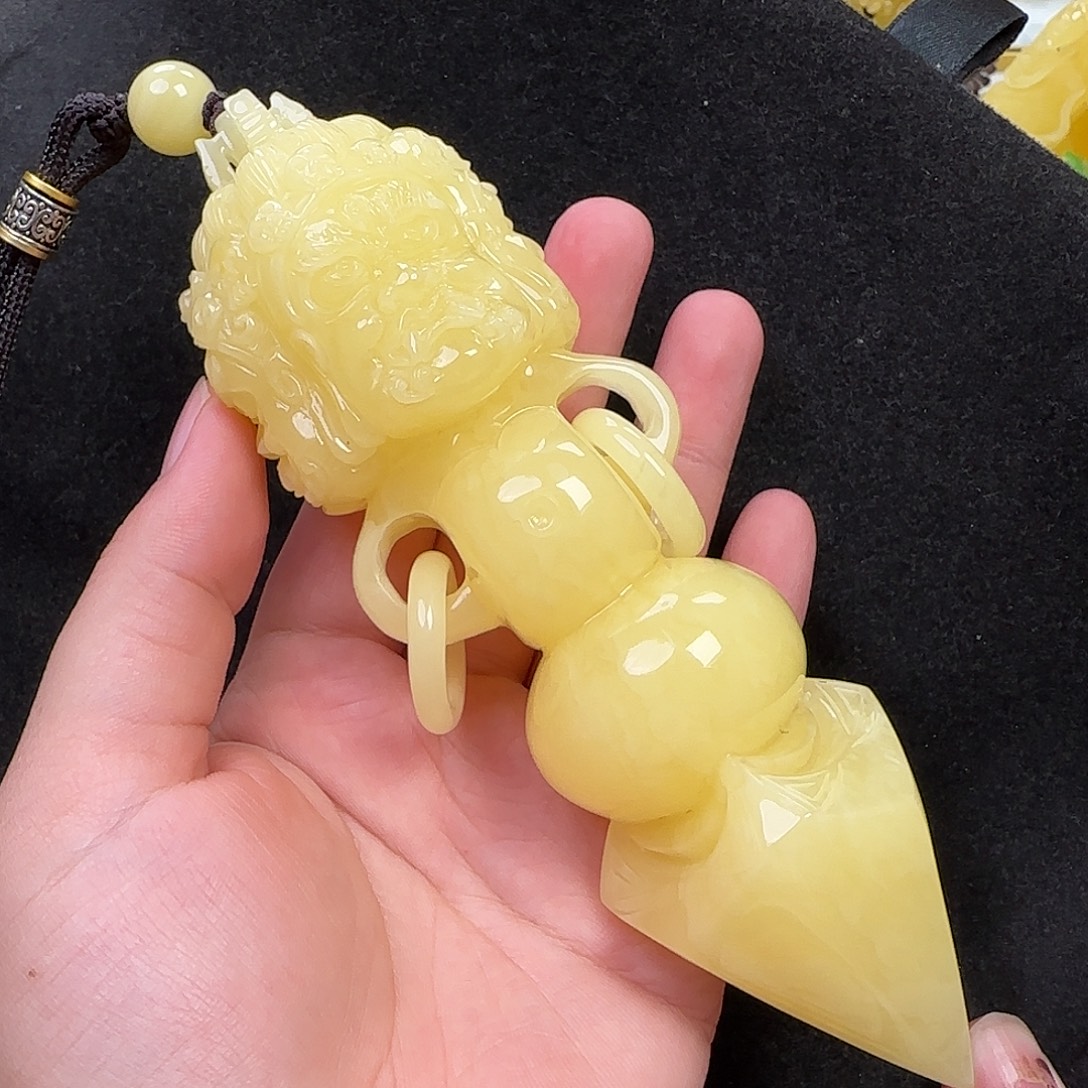 蜜蜡未镶嵌珠宝奇石