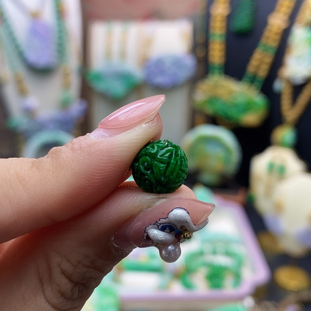 翡翠颈饰未镶嵌天然