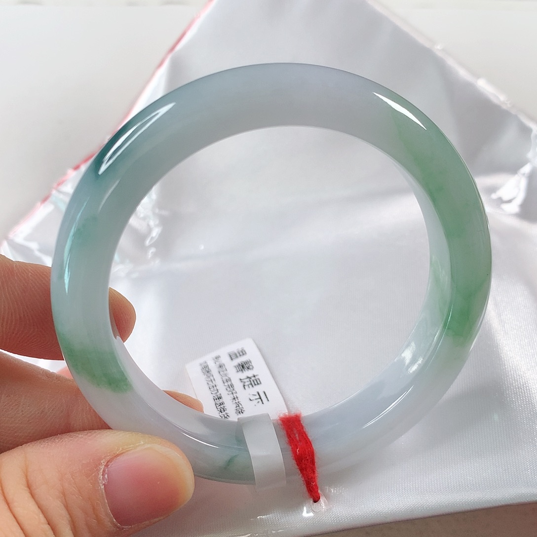 翡翠手镯未镶嵌①⑦⑦