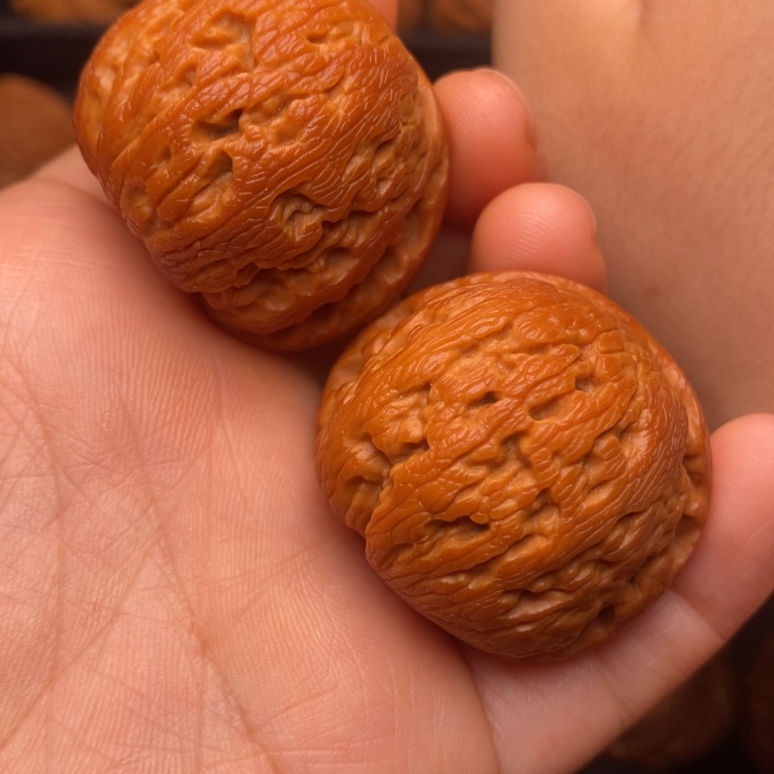 文玩核桃把件秦岭野生核桃