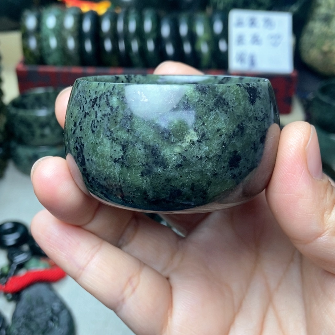 健***女蛇纹石玉未镶嵌禅杯