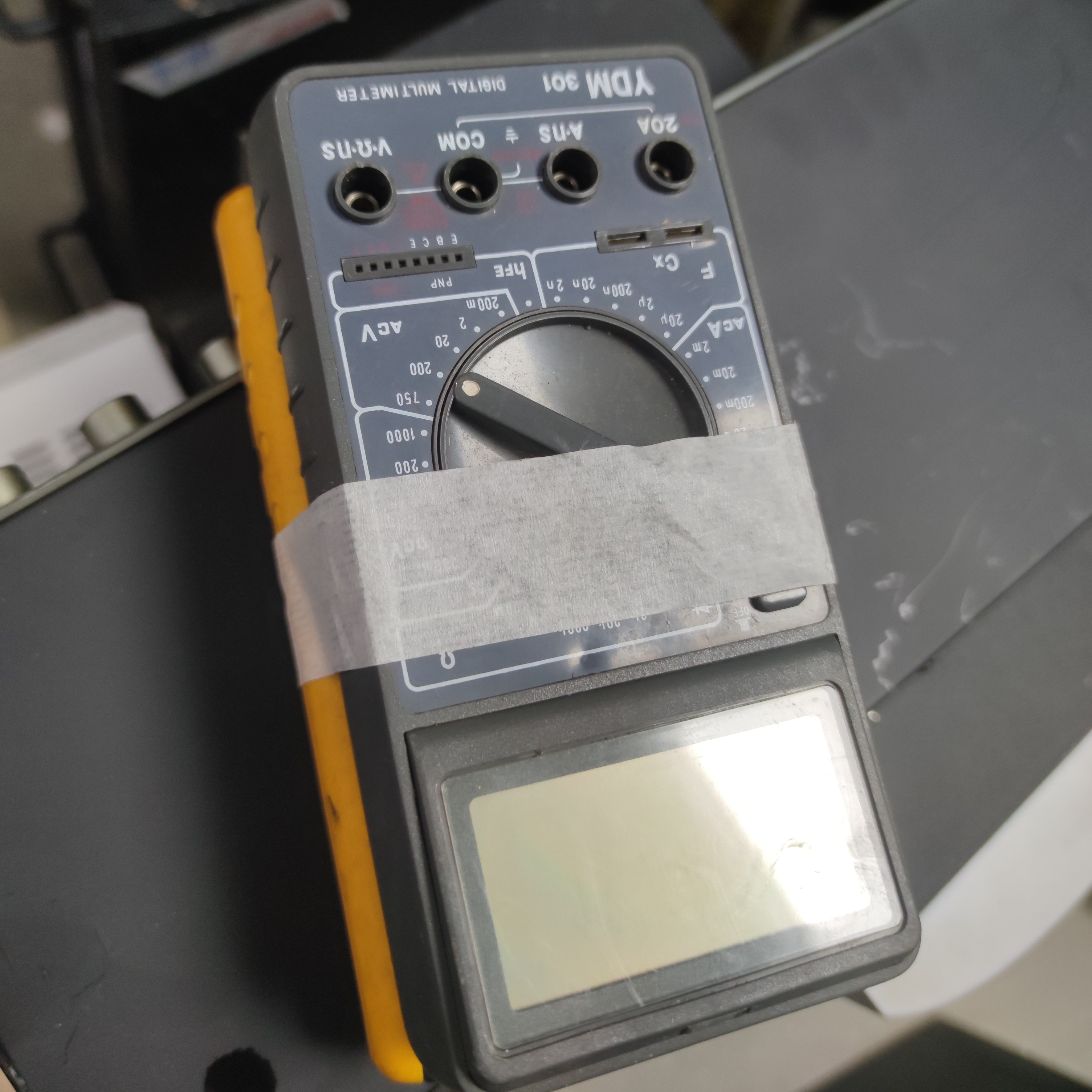 8新  万用表两个，不包好坏，不包邮运费到付