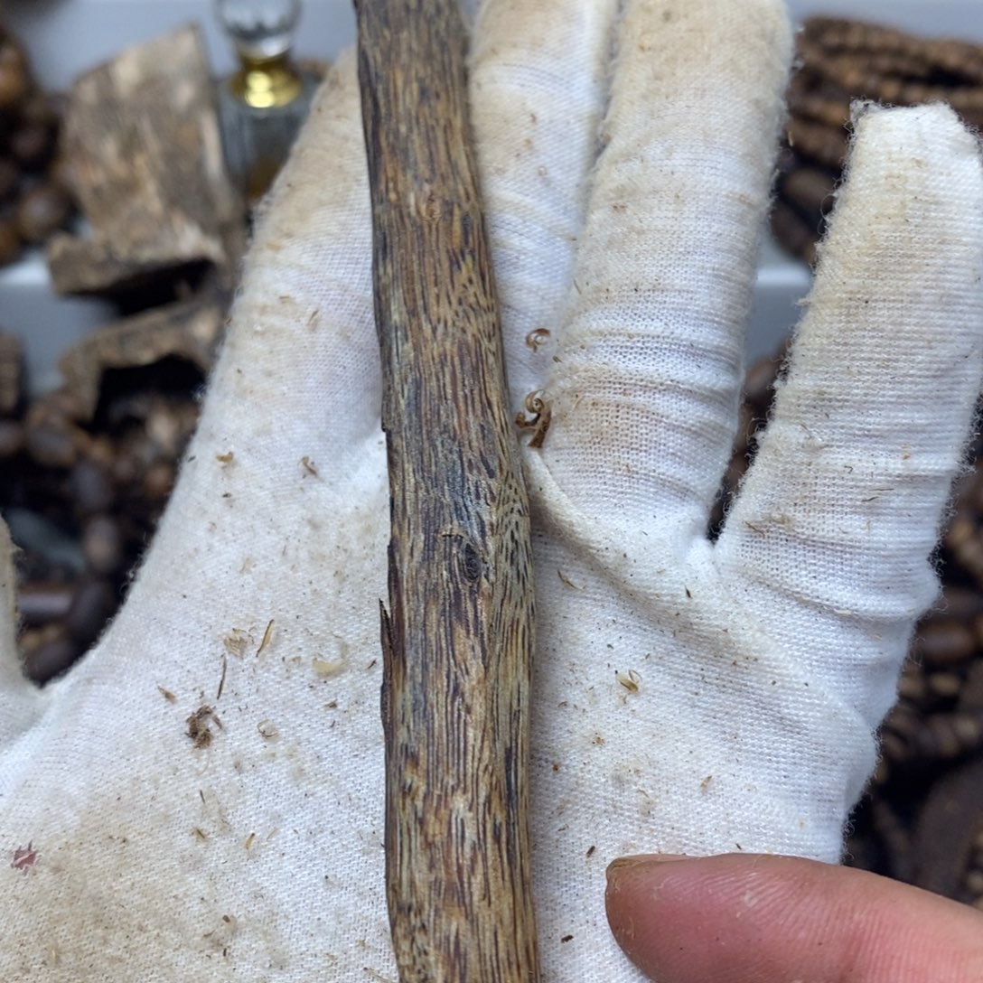 沉香碎屑沉香枝条12.4