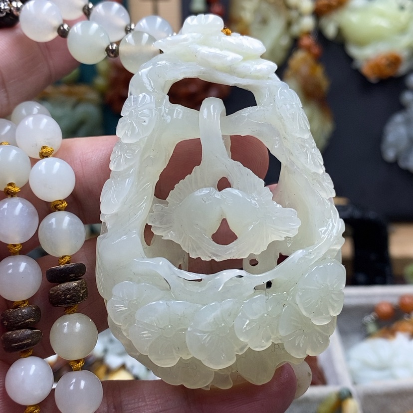 【闪购商品】蛇纹石玉吊坠未镶嵌