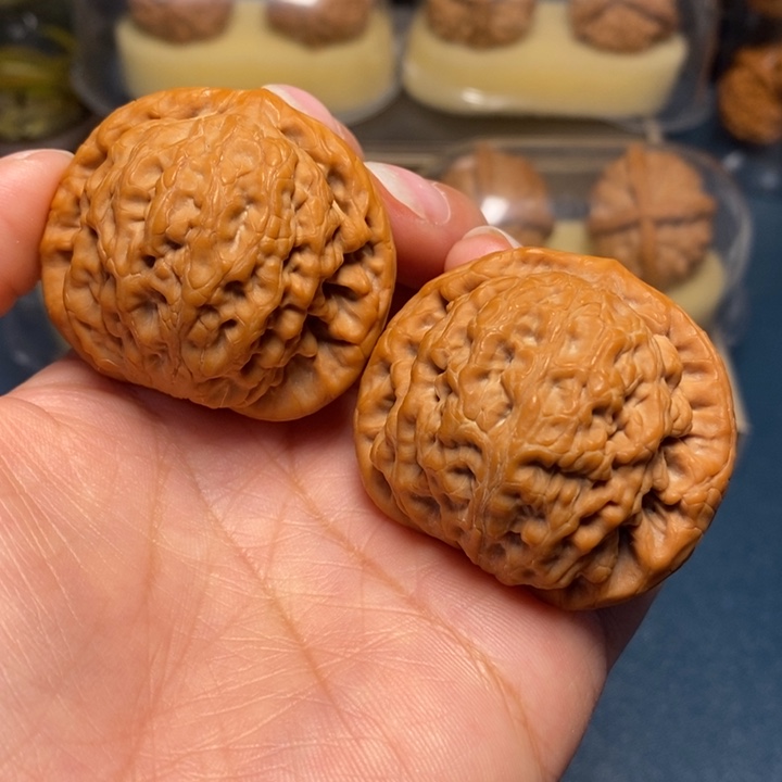 【闪购商品】文玩核桃把件金公子