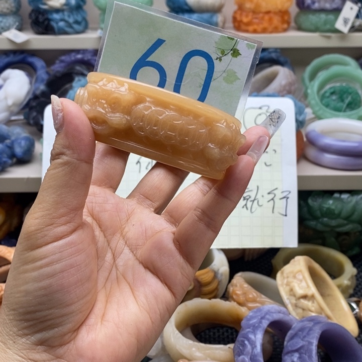 未镶嵌手镯石英岩玉