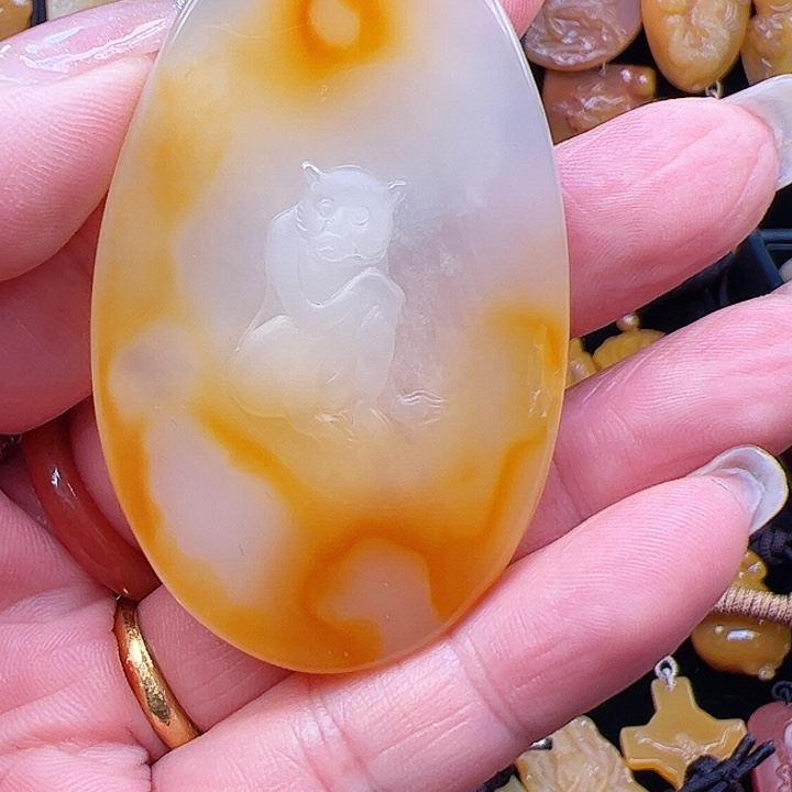 石英质玉（黄龙玉）合金颈饰