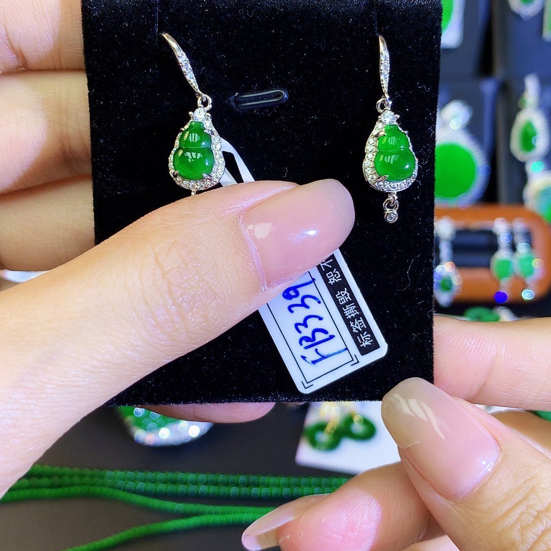 翡翠耳饰银S925镶嵌天然翡翠耳勾