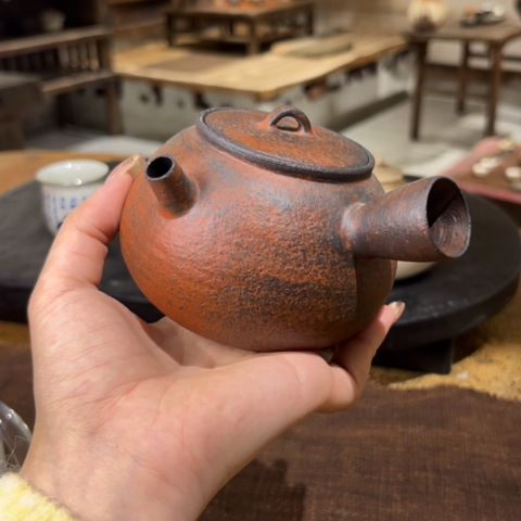 景德镇鱼和熊手工陶艺