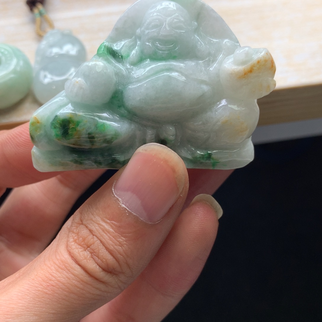 翡翠未镶嵌颈饰吊坠
