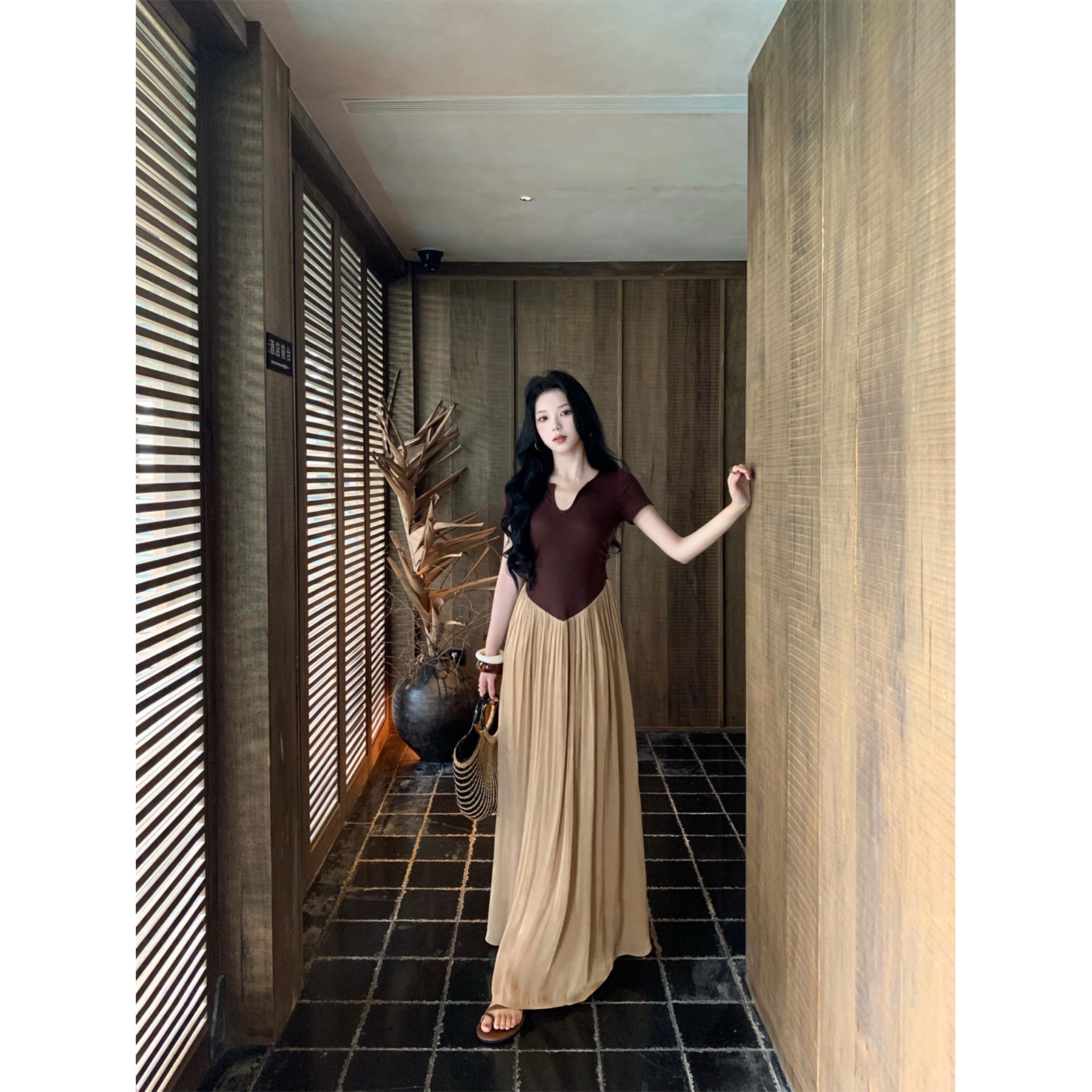 ICELOLLY正肩针织拼接亮丝短袖连衣裙女夏2025新款收腰显瘦长裙子