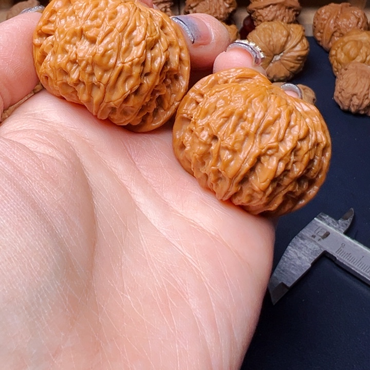 文玩核桃吊坠磨盘42