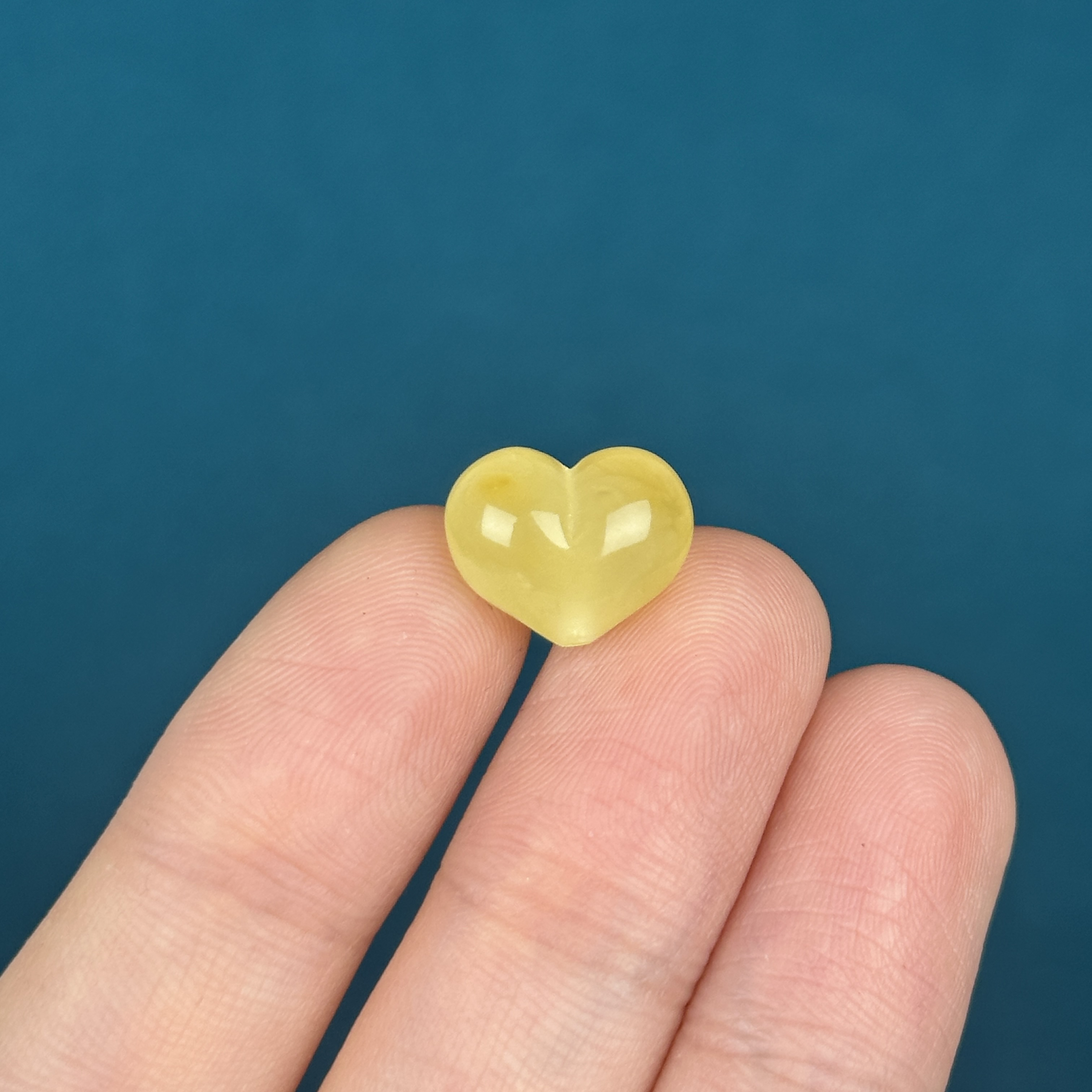 F4436天然原矿蜜蜡 屁桃爱心 13*10*8mm支持复检假一罚十