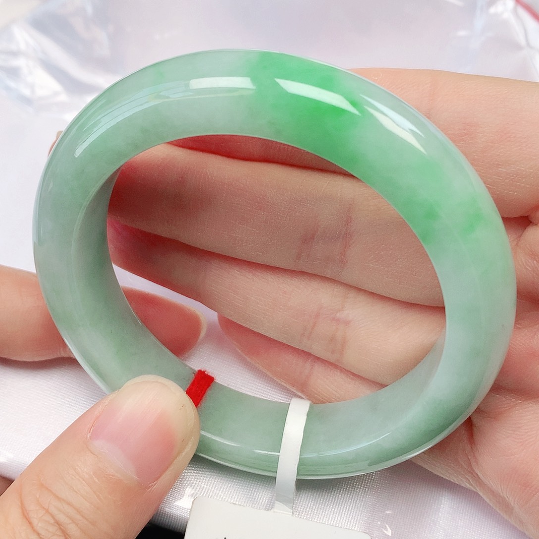 翡翠手镯未镶嵌抖音678