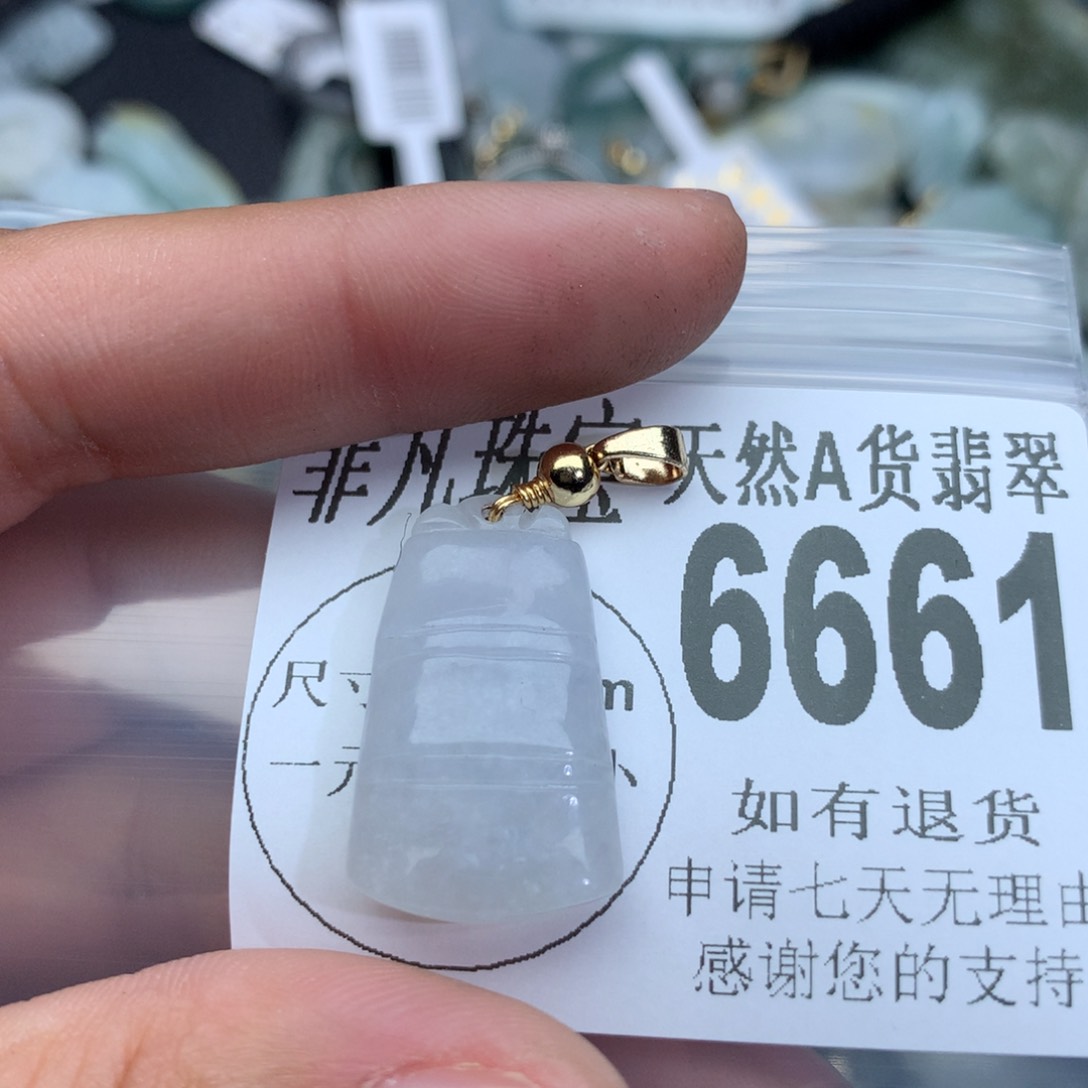 翡翠颈饰未镶嵌6661。