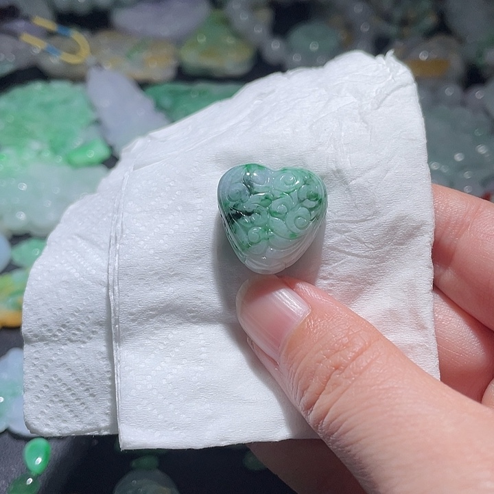 颈饰未镶嵌翡翠天