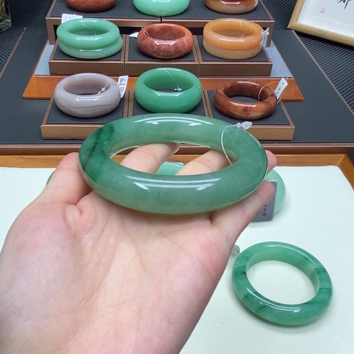 远***儿石英质玉（非洲翠）合金舍