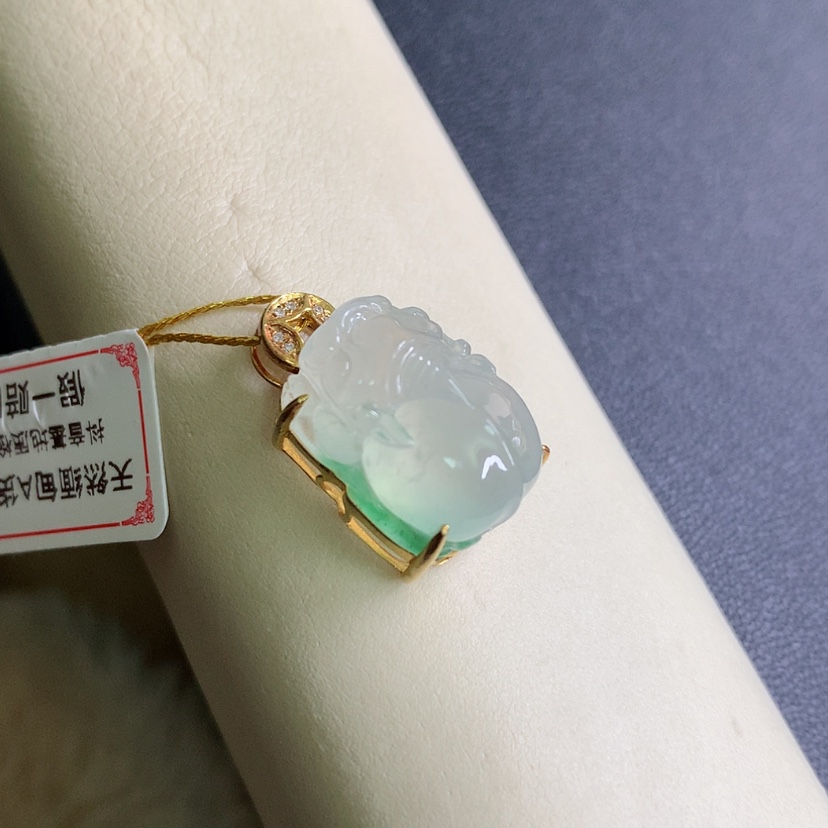 【闪购商品】翡翠颈饰18K金镶嵌貔貅