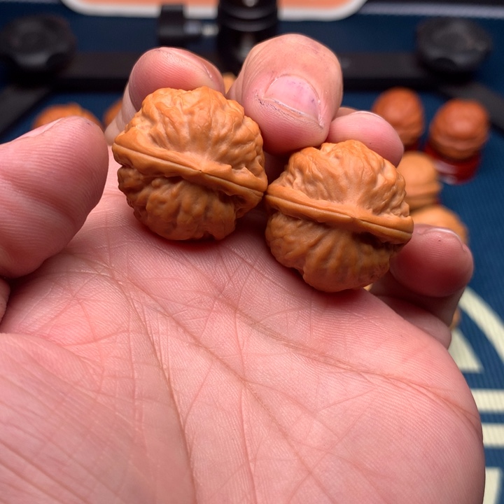 桃核把件@*哥野生小手捻