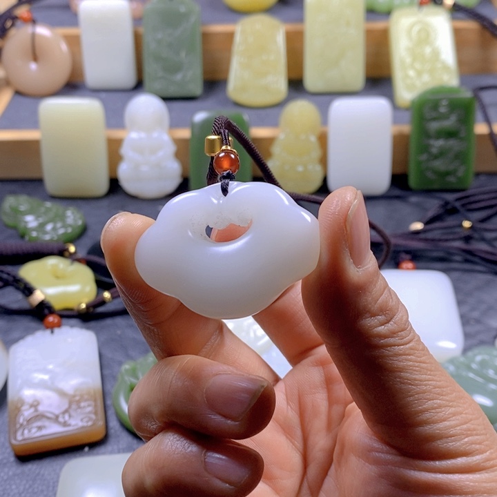 和田玉（青白玉）吊坠(赠链)未镶嵌