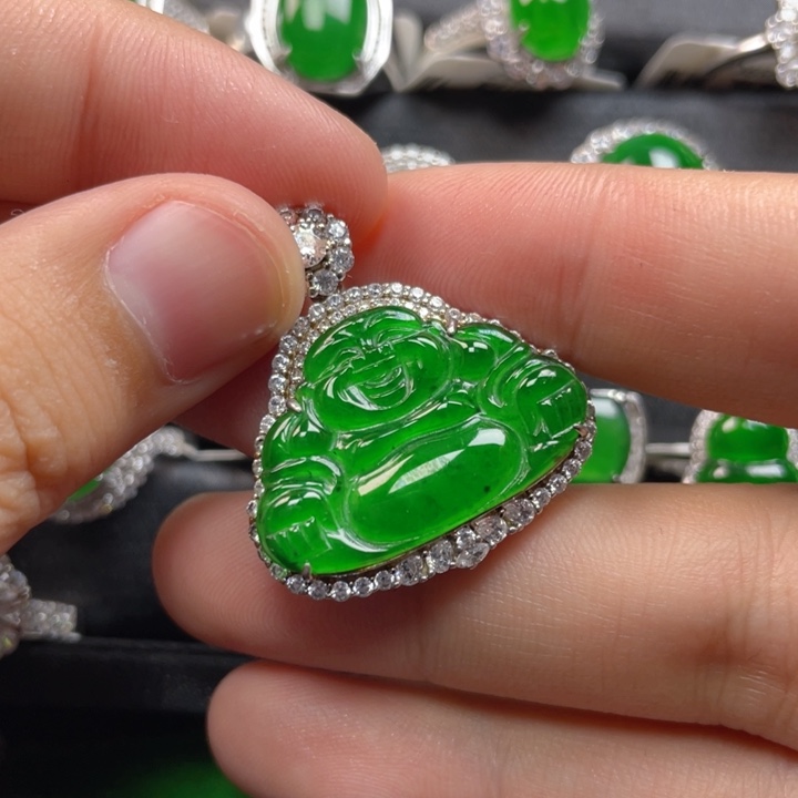 翡翠颈饰银S925镶嵌吊坠