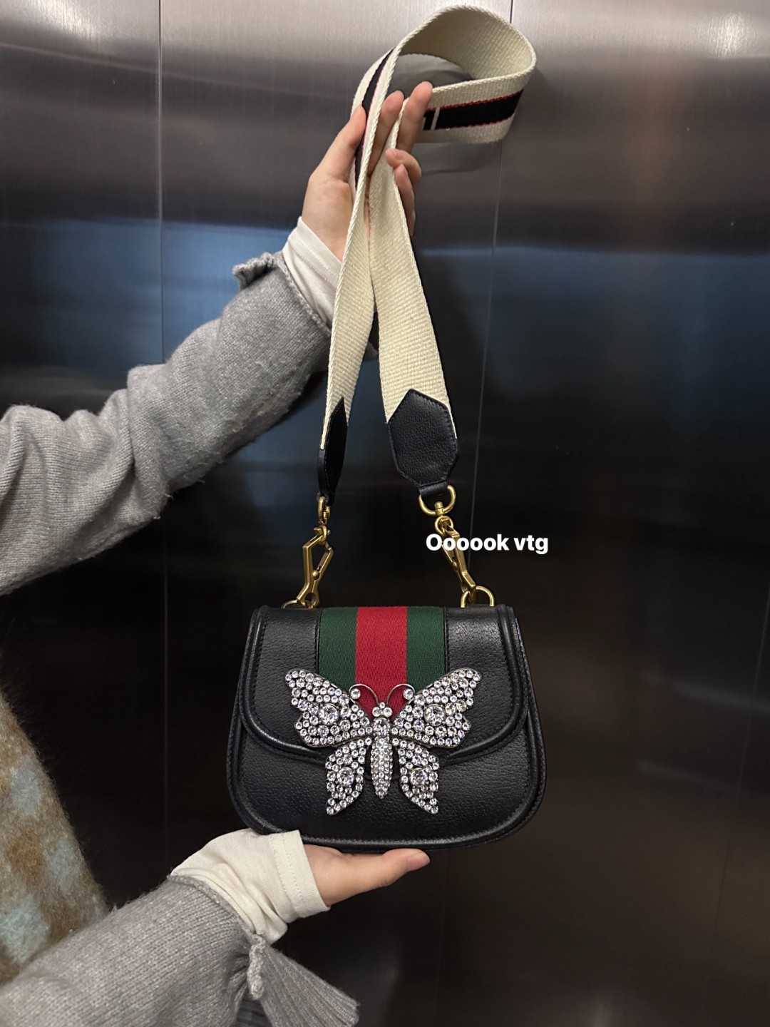 95新 GUCCI/古驰 CS6940 Gucci古驰 黑色全皮钻扣蝴蝶马鞍单肩包