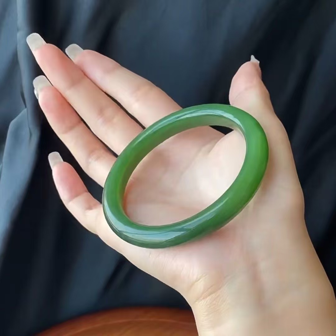 天然和田玉菠菜绿手镯