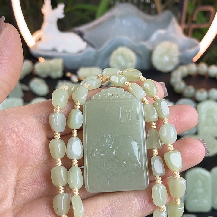 和田玉颈饰未镶嵌