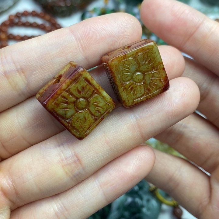 颈饰未镶嵌翡翠吊坠