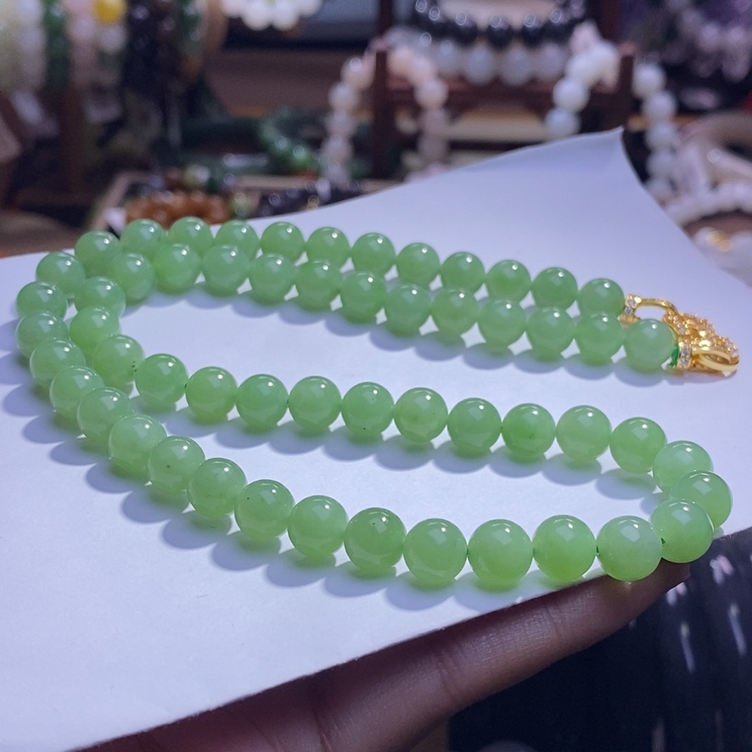 颈饰未镶嵌和田玉毕业级老坑料碧玉苹果绿妈妈链8m