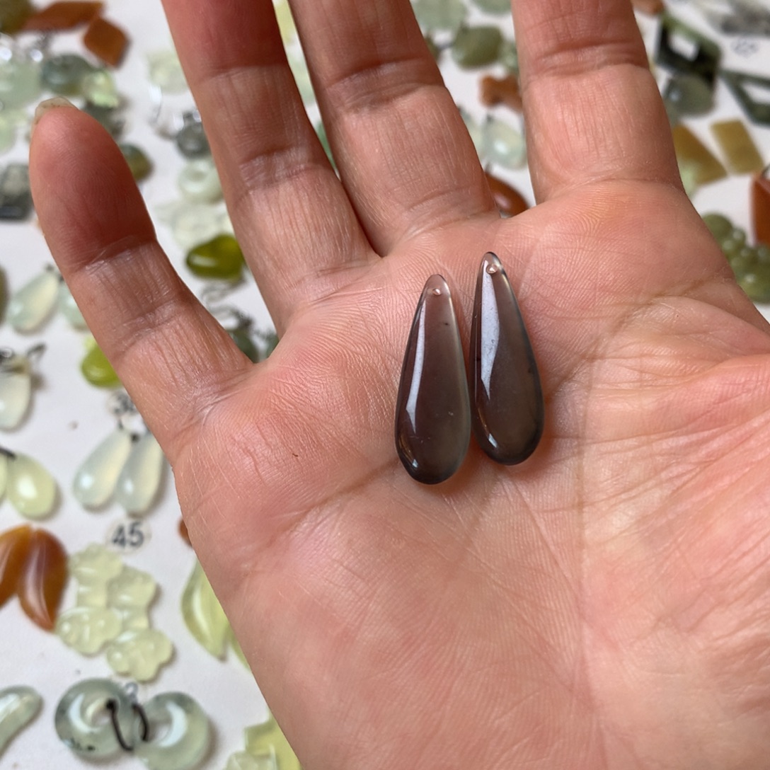 蛇纹石玉未镶嵌耳坠