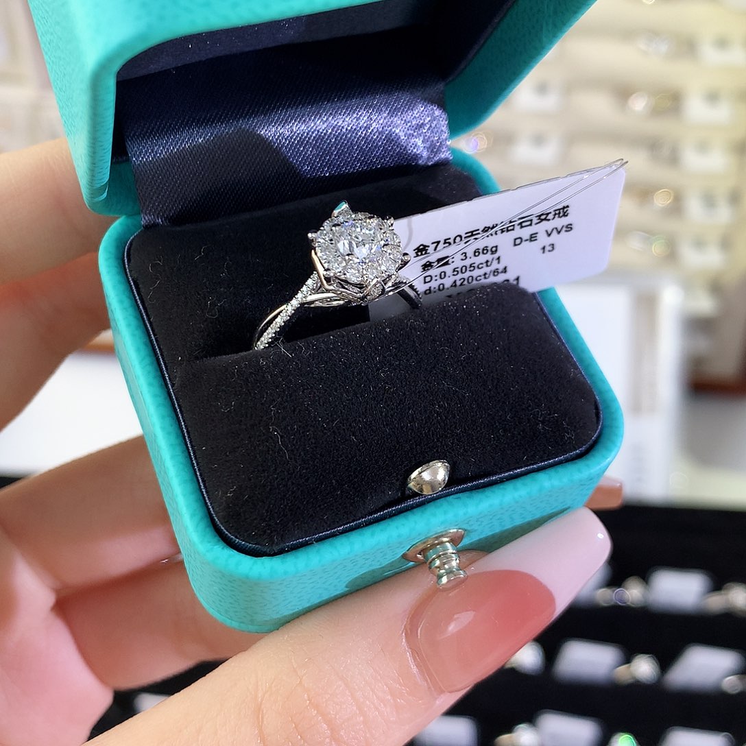 钻石戒指/指环18K金镶嵌DE vvs 王室庄园