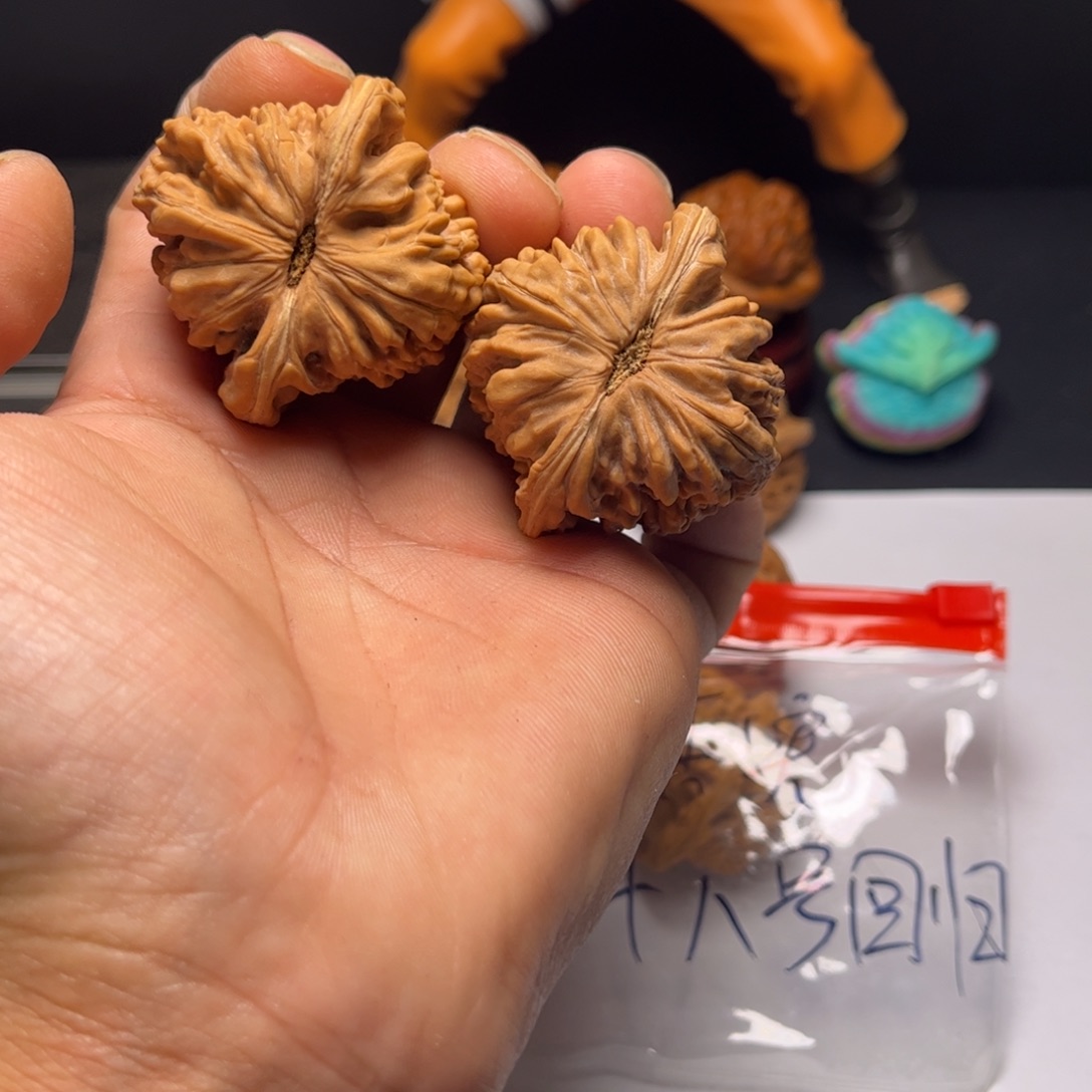 文玩核桃吊坠四座楼