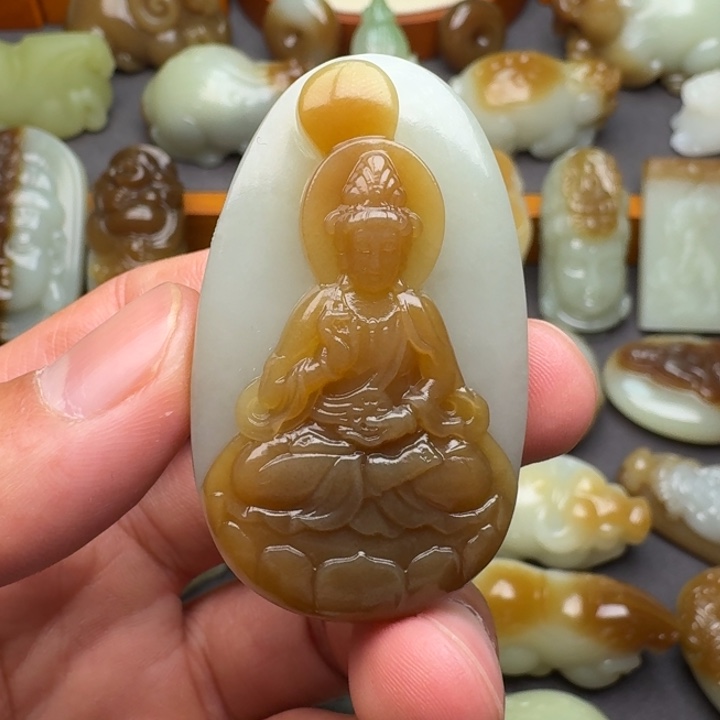 和田玉颈饰未镶嵌巧*力