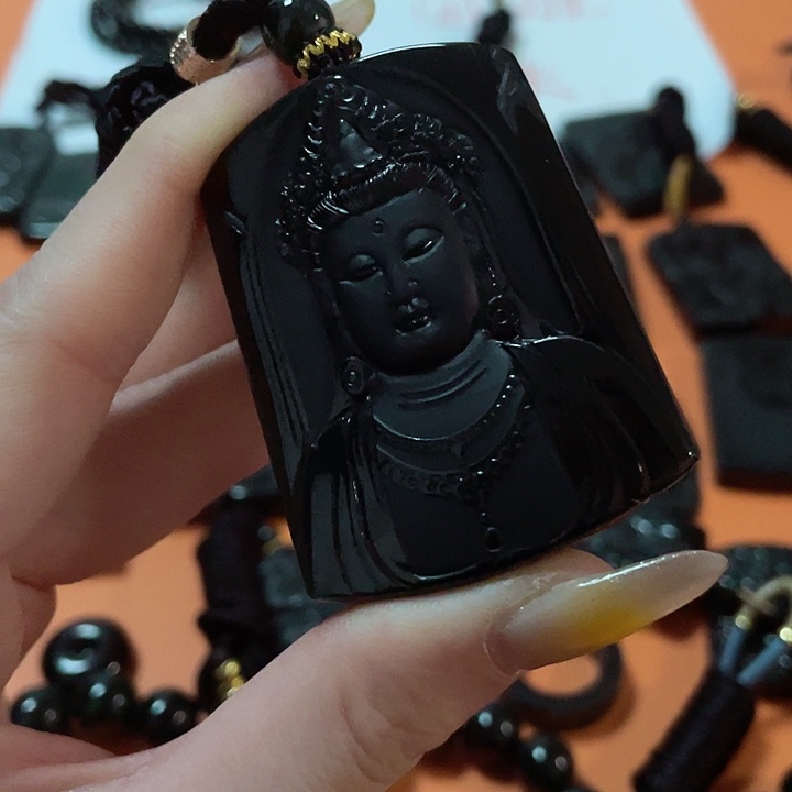 翡翠颈饰未镶嵌老*人